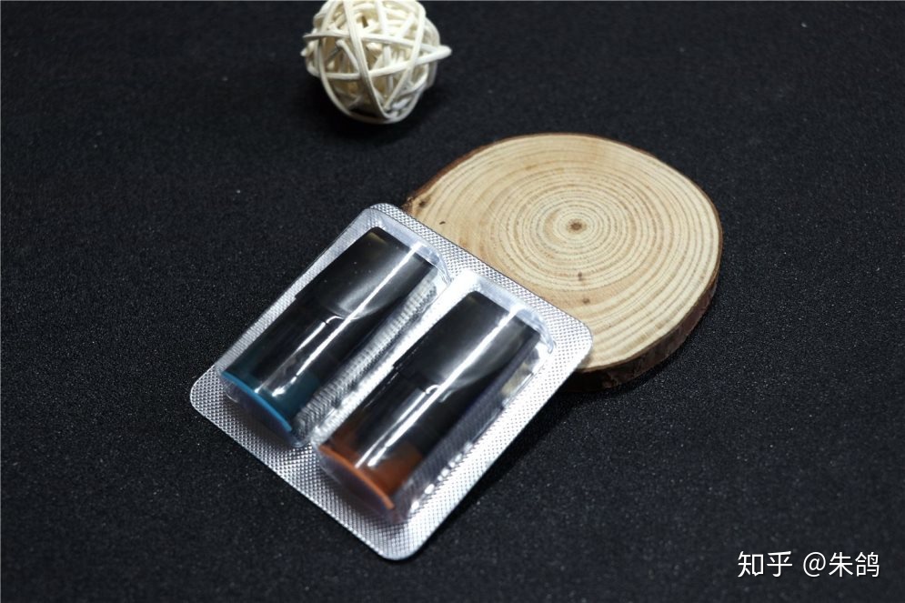 悦刻五代一吸就亮白灯还震动不出烟的简单介绍-第1张图片-番响电子烟
