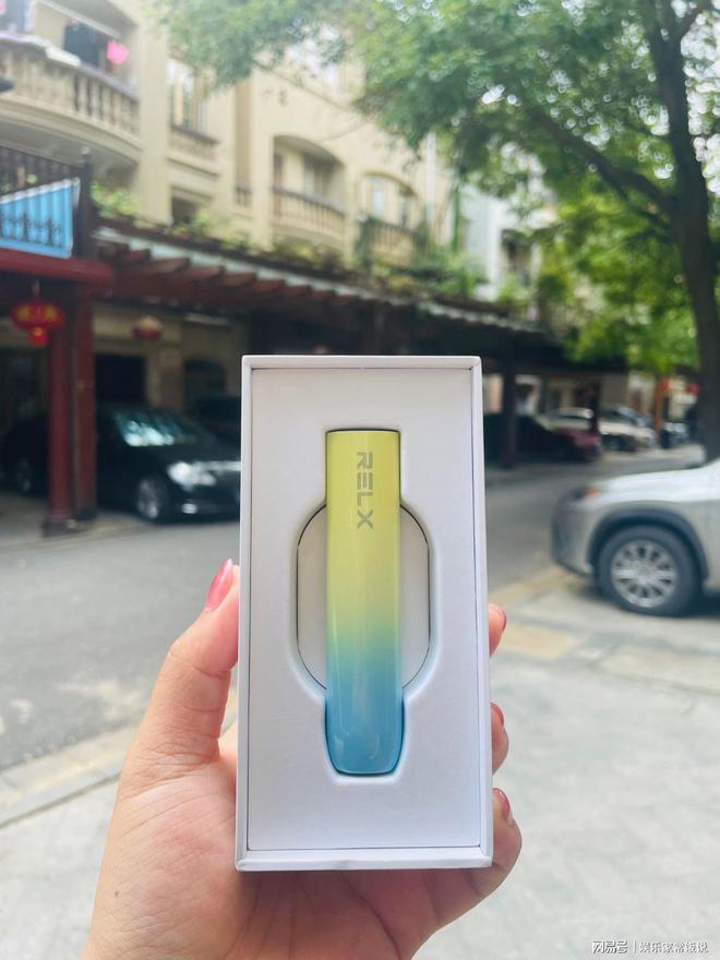 悦刻五代一吸就亮白灯震动(悦刻五代一吸就亮白灯震动不出烟)-第1张图片-番响电子烟