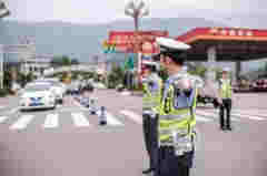 中秋在雅安咋走不堵 快收下交警蜀黍送上的避堵宝典