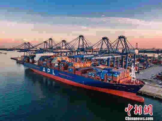桥梁、高铁、港口…交通行业打造靓丽“中国名片”
