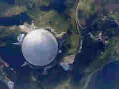 中国天眼首次探测到“宇宙深处的神秘射电信号”