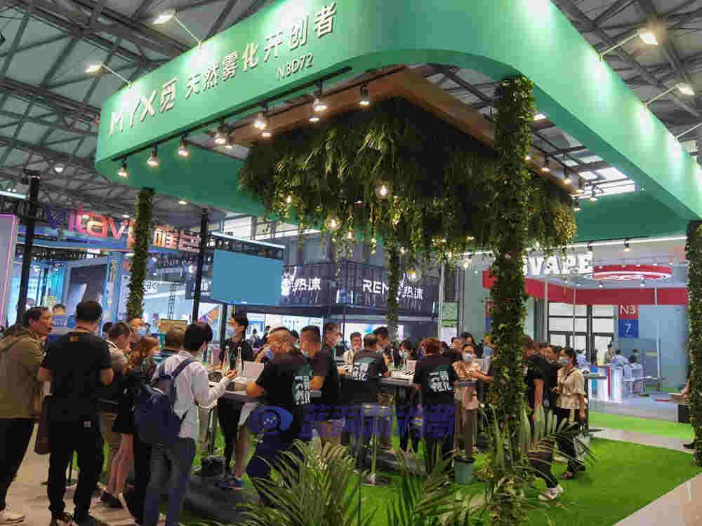 上海展探展MYX觅:天然水雾化弹首次亮相 绿植天花板凸显天然