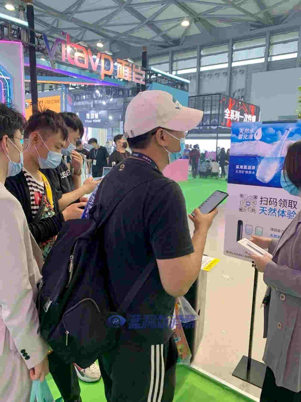 上海展探展MYX觅:天然水雾化弹首次亮相 绿植天花板凸显天然