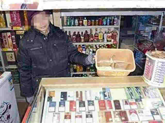 文具店销售20元一根的电子烟给学生，家长怒斥：我家孩子上瘾了 