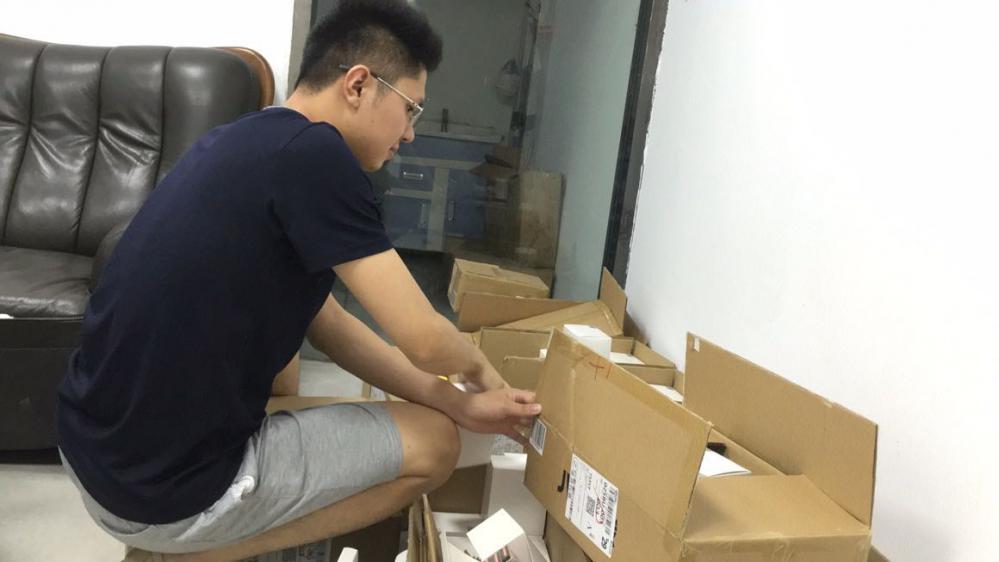 非我故事汇：一个背包两条腿跑出的百万市场